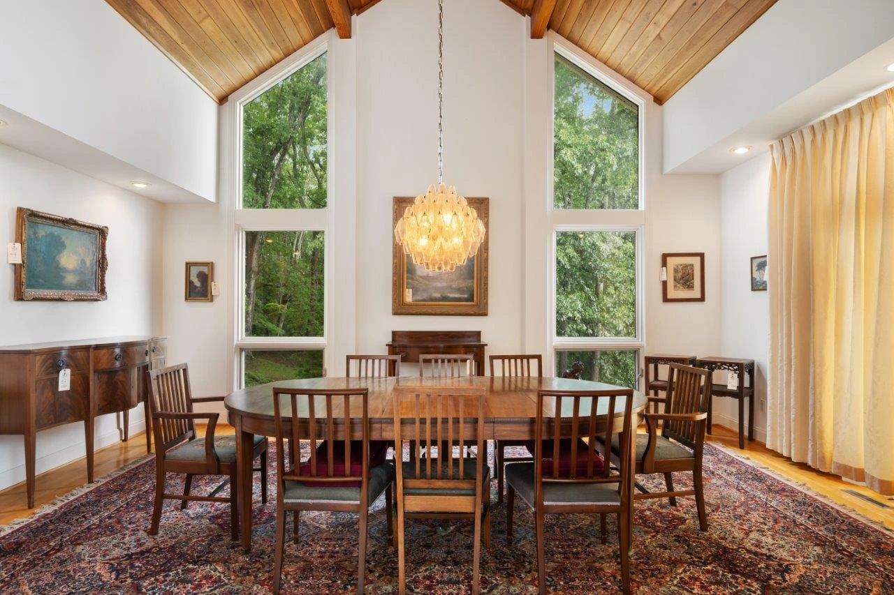1505 Highland CIR - Photo 5