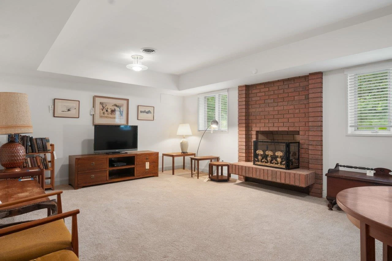 1505 Highland CIR - Photo 51