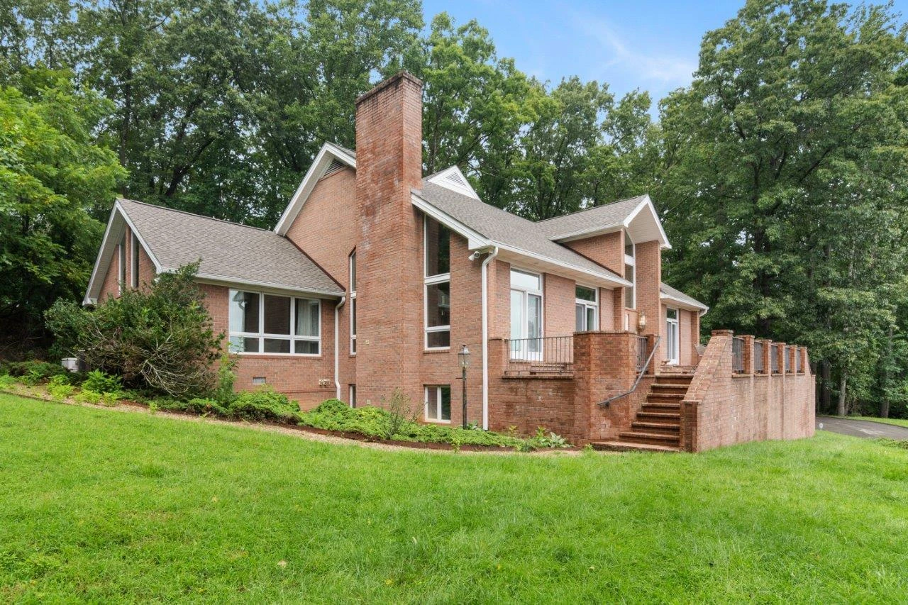 1505 Highland CIR - Photo 54