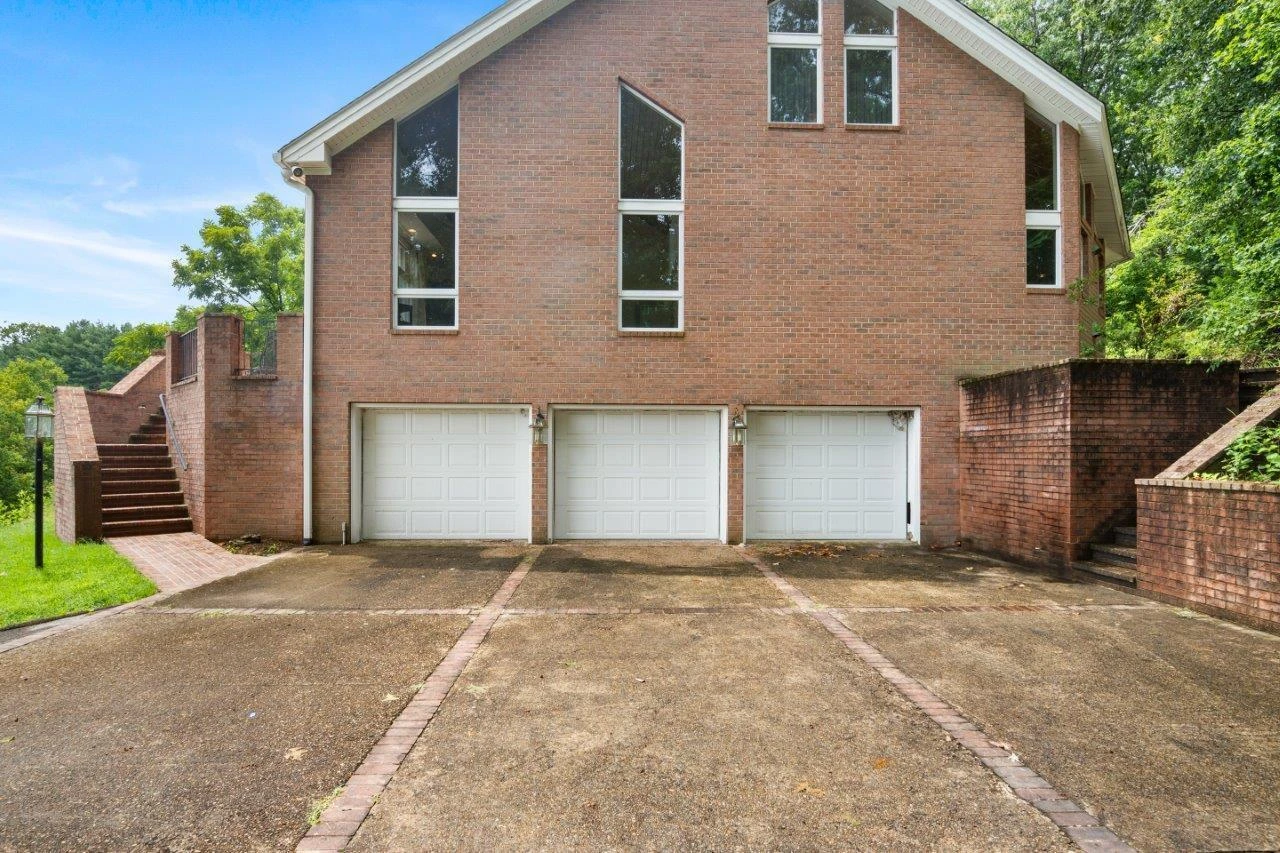 1505 Highland CIR - Photo 61