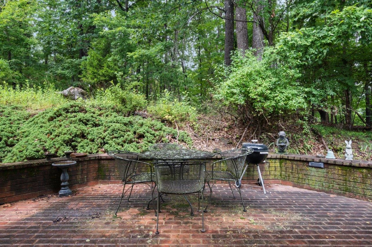 1505 Highland CIR - Photo 64