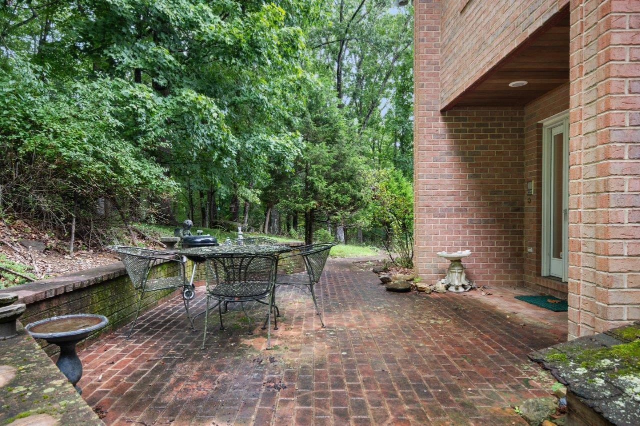 1505 Highland CIR - Photo 65