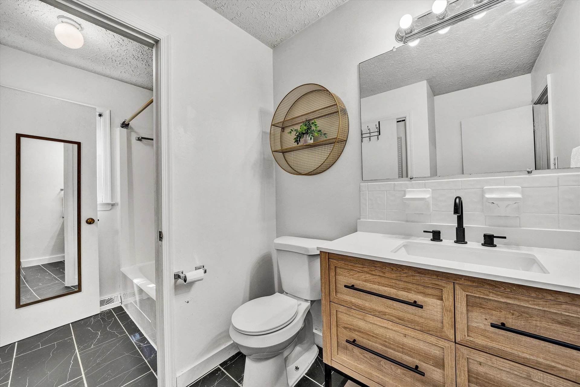 105 Simsbury LN - Photo 13