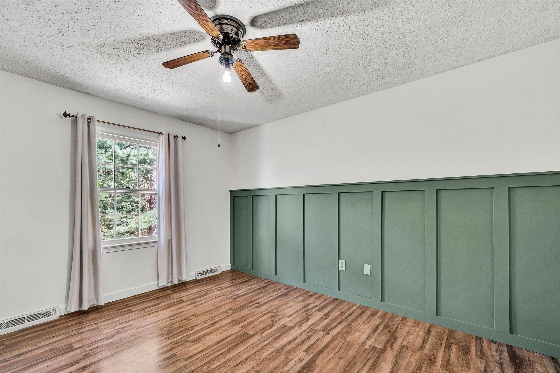 105 Simsbury LN - Photo 17