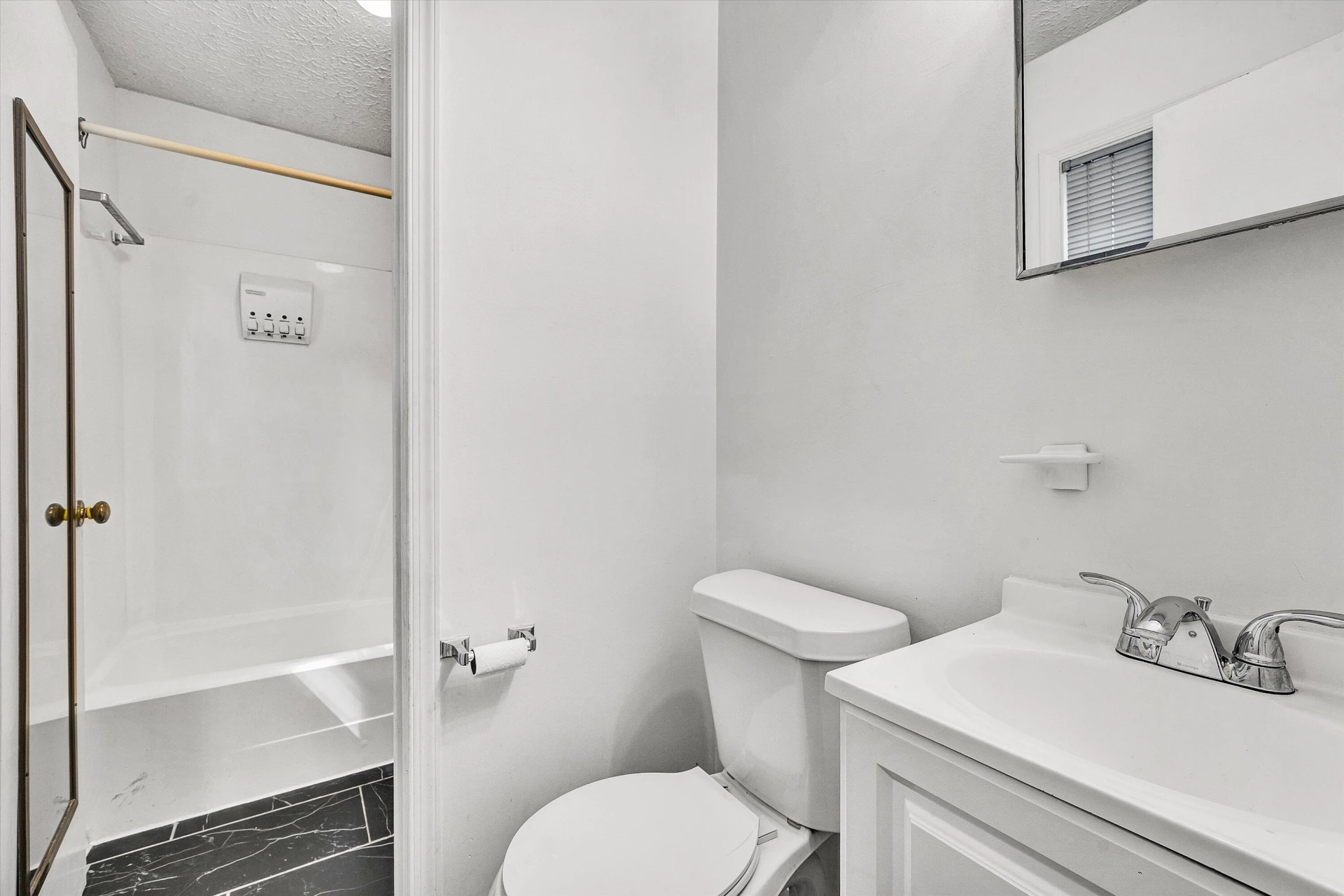 105 Simsbury LN - Photo 21