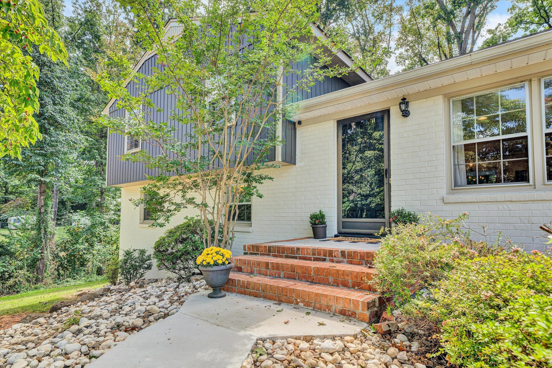 105 Simsbury LN - Photo 3