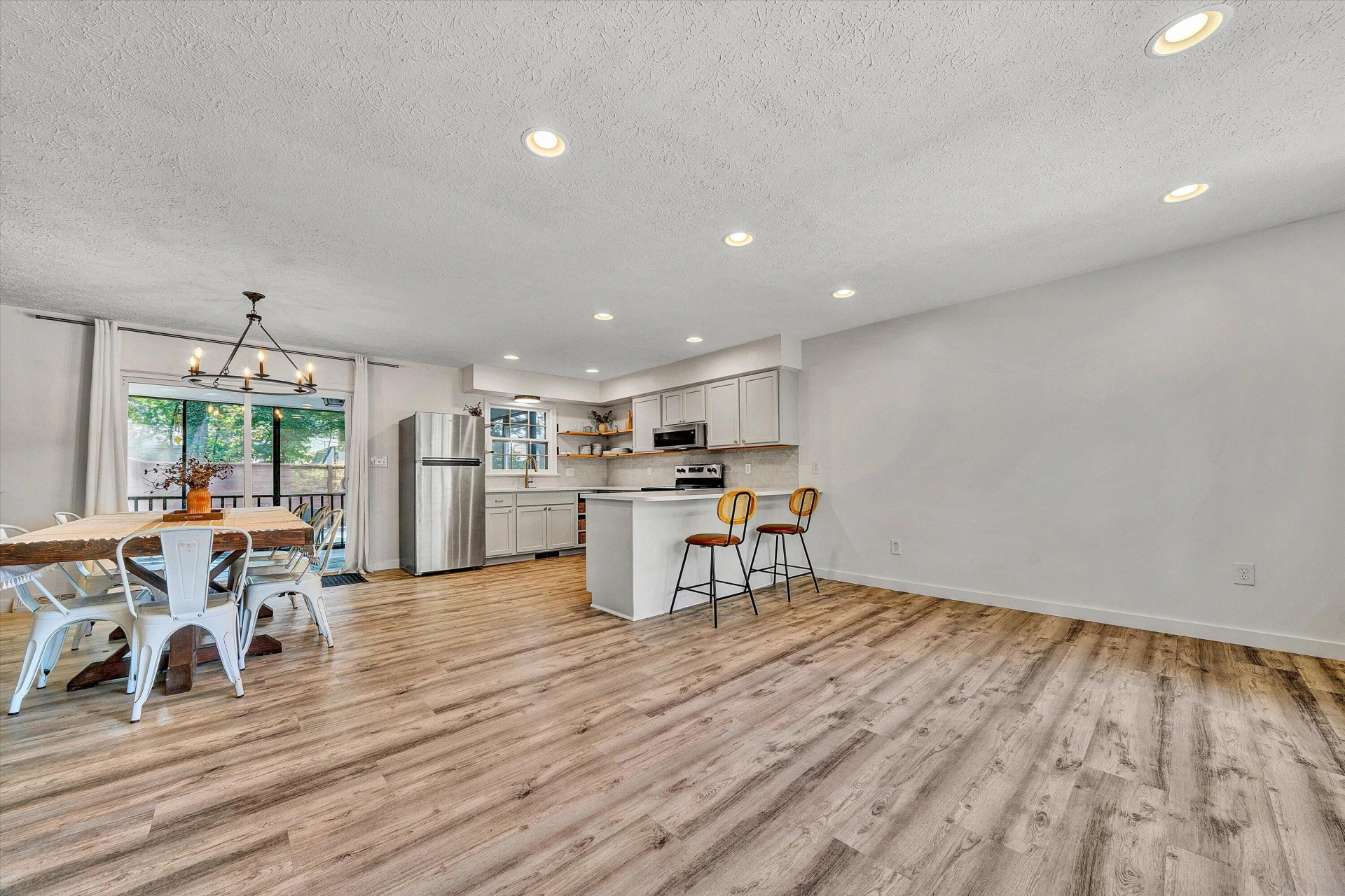 105 Simsbury LN - Photo 6