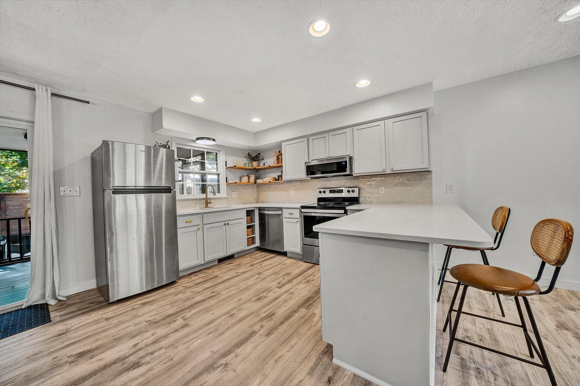 105 Simsbury LN - Photo 8
