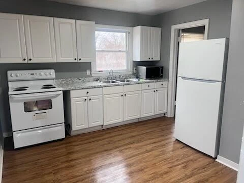 4026 Wyoming AVE NW - Photo 3