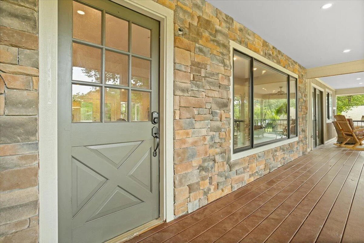 606 Surrey DR - Photo 15