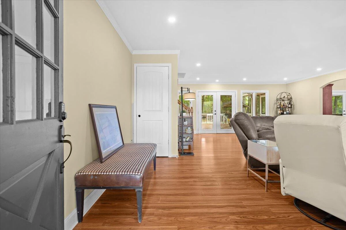 606 Surrey DR - Photo 19