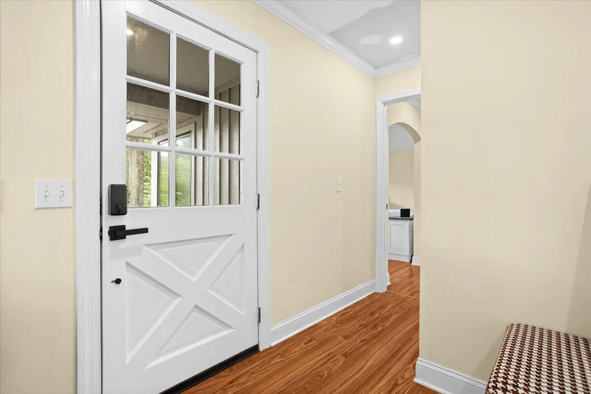 606 Surrey DR - Photo 20