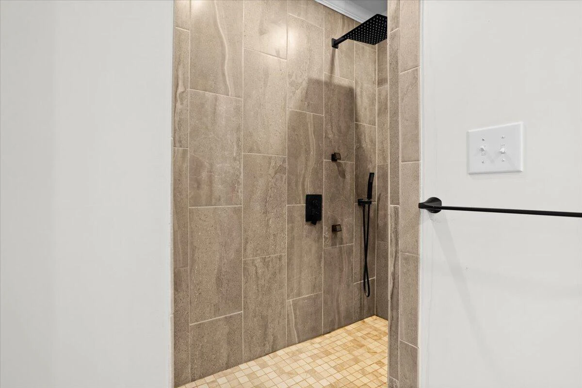 606 Surrey DR - Photo 25
