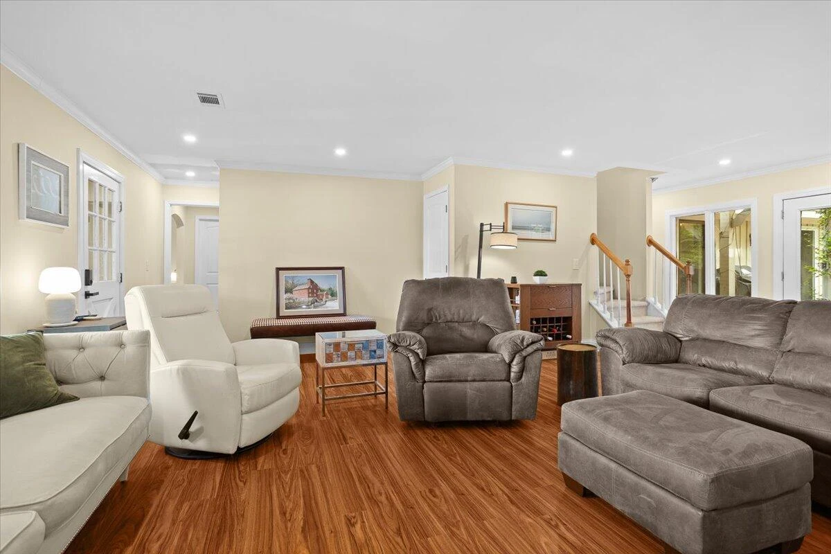 606 Surrey DR - Photo 27