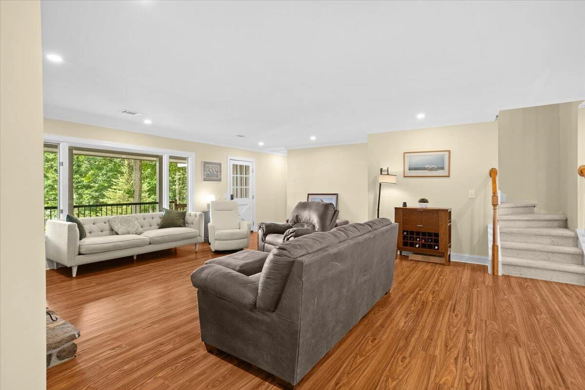 606 Surrey DR - Photo 28