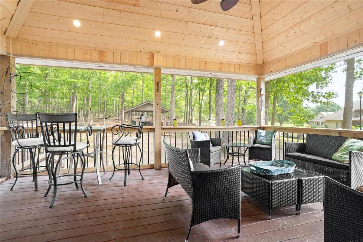 606 Surrey DR - Photo 30
