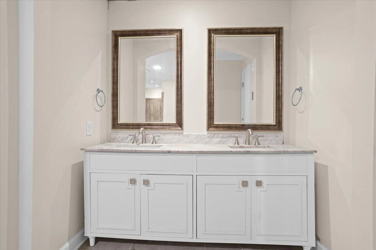 606 Surrey DR - Photo 48