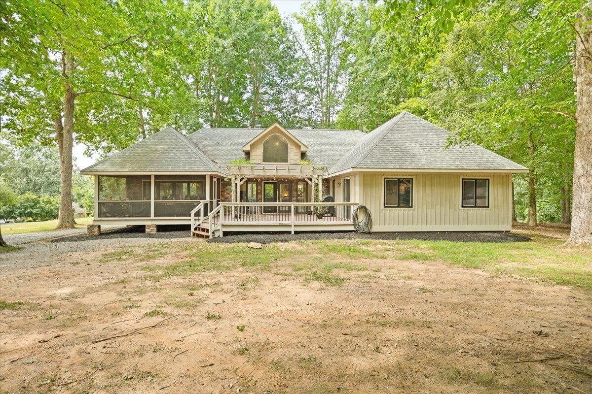 606 Surrey DR - Photo 9