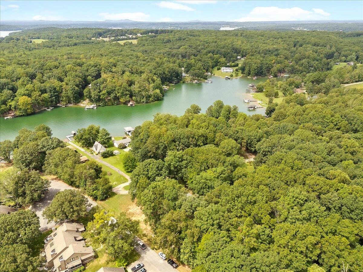 606 Surrey DR - Photo 67