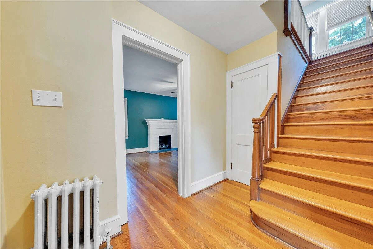 2523 Brambleton AVE SW - Photo 3