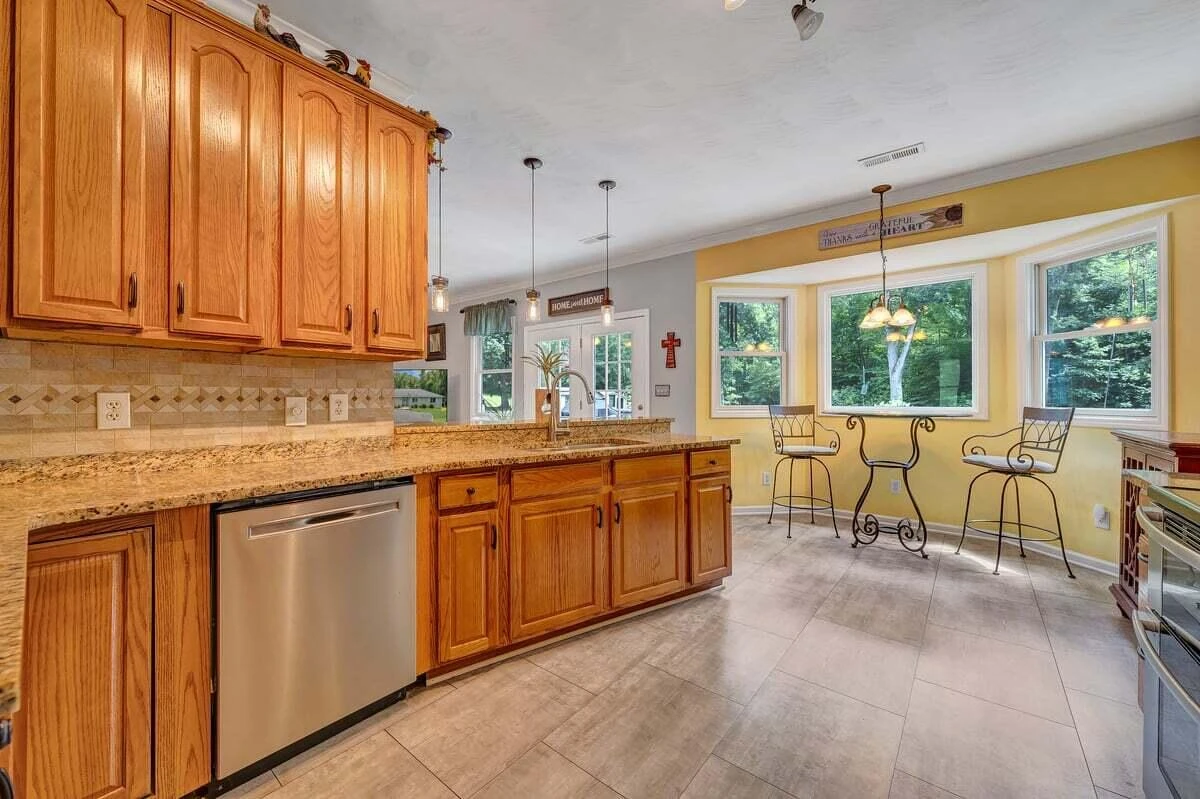 114 Barrington CT - Photo 12