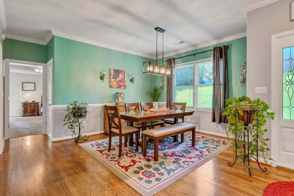 114 Barrington CT - Photo 14