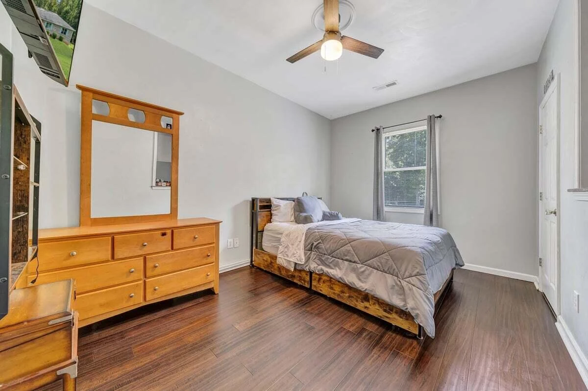 114 Barrington CT - Photo 18