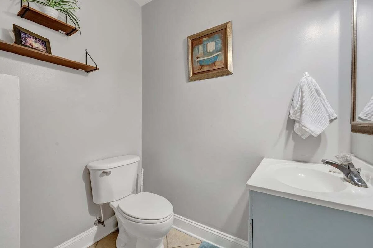 114 Barrington CT - Photo 23