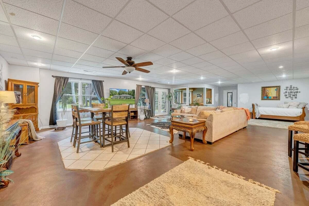 114 Barrington CT - Photo 27