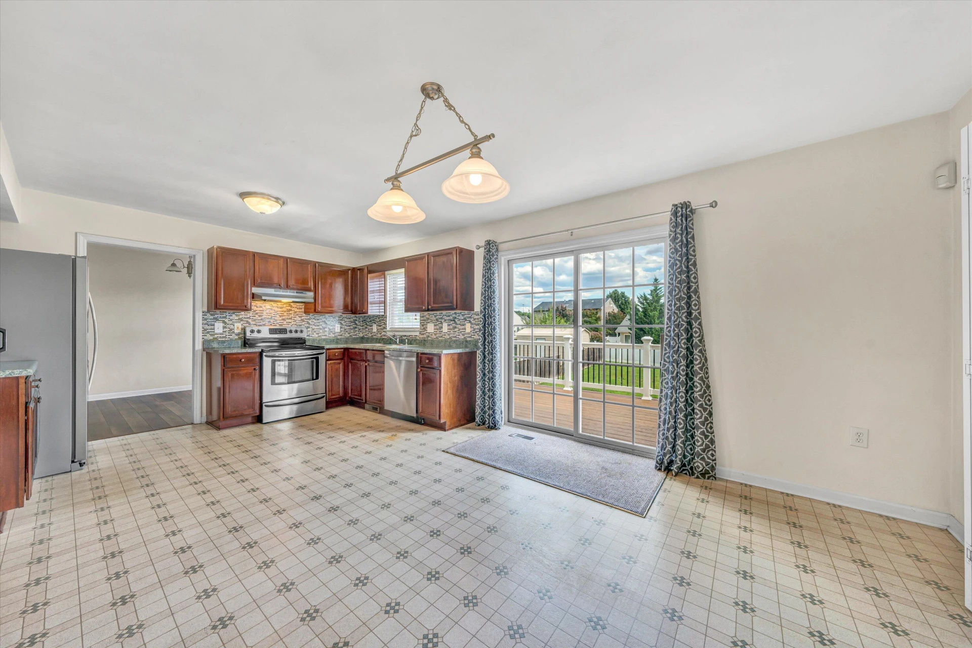 7027 Linn DR - Photo 15