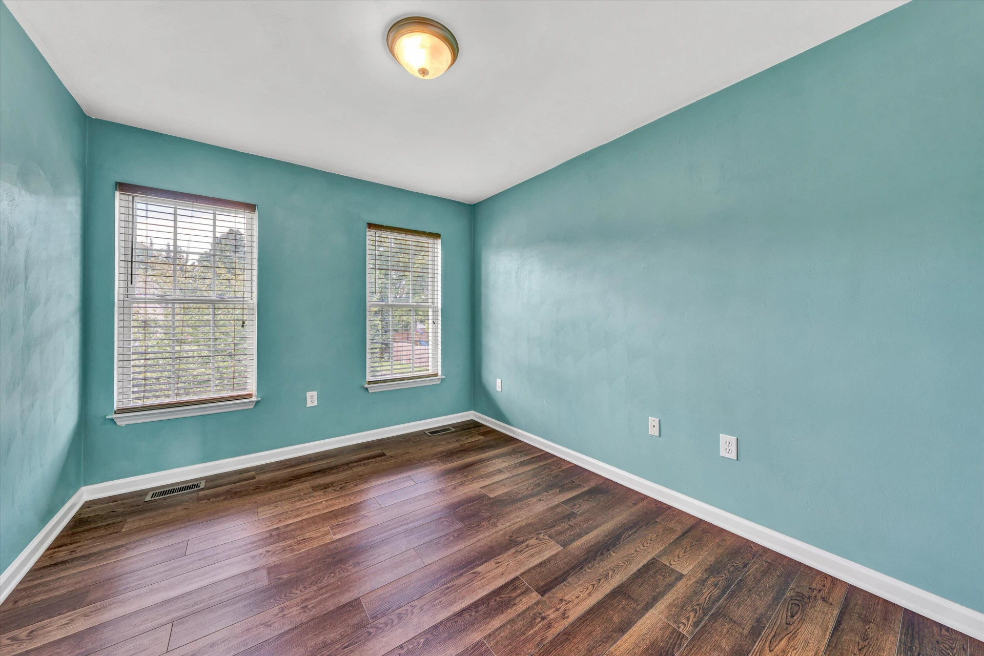 7027 Linn DR - Photo 29