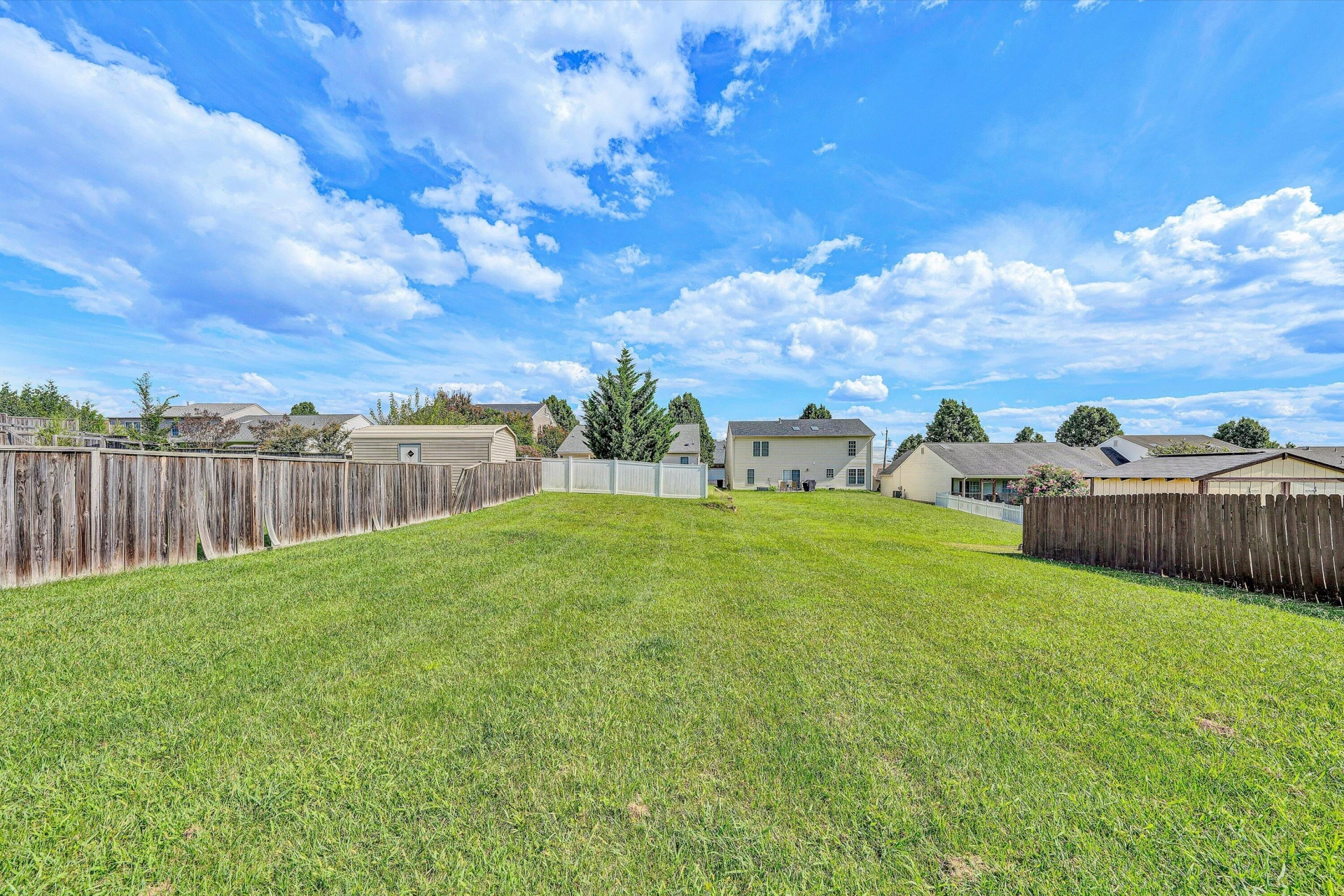 7027 Linn DR - Photo 37