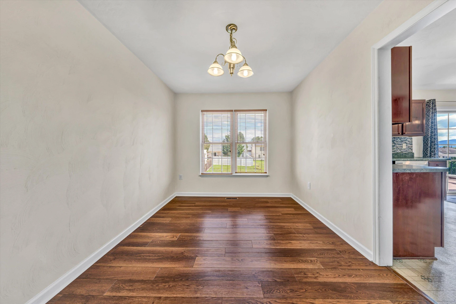 7027 Linn DR - Photo 10