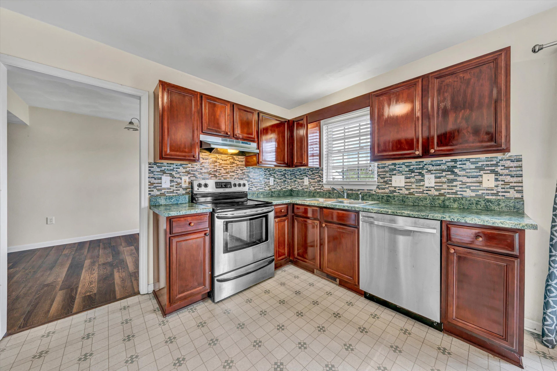 7027 Linn DR - Photo 12