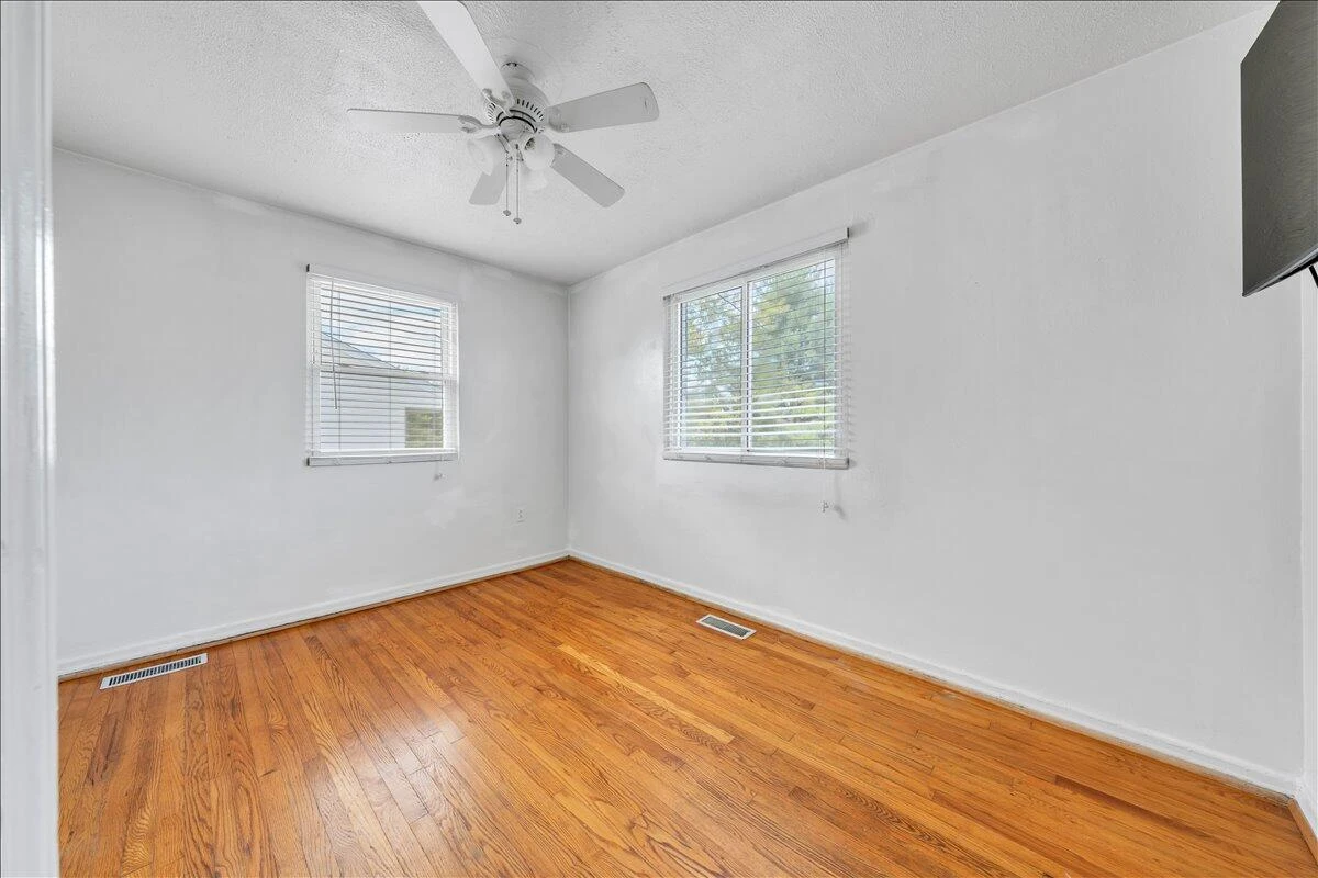 539 Crowmoor ST NW - Photo 12