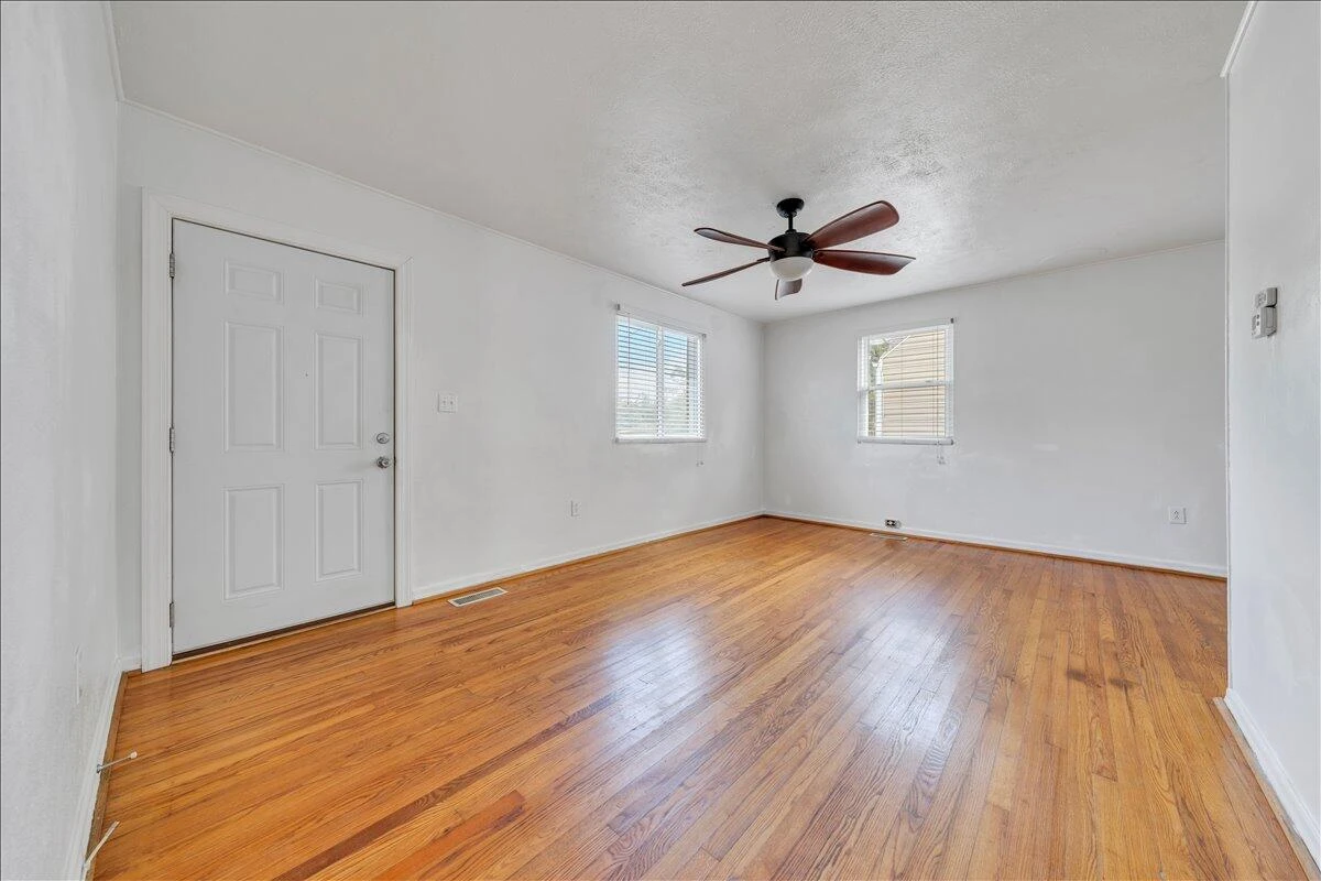 539 Crowmoor ST NW - Photo 5