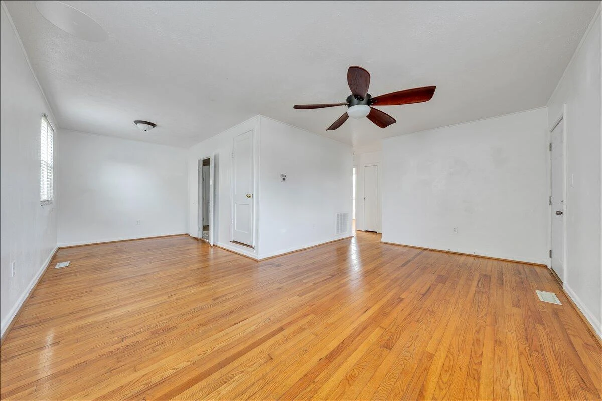 539 Crowmoor ST NW - Photo 7