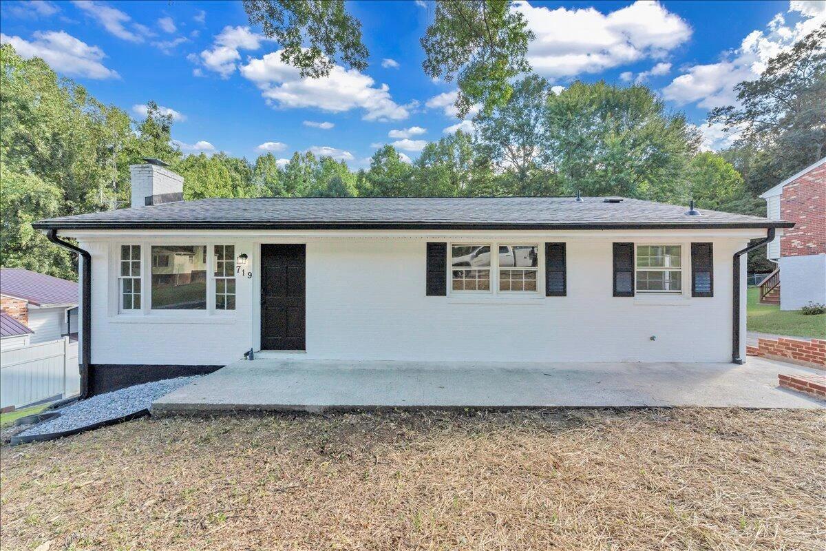 719 Estates RD SE