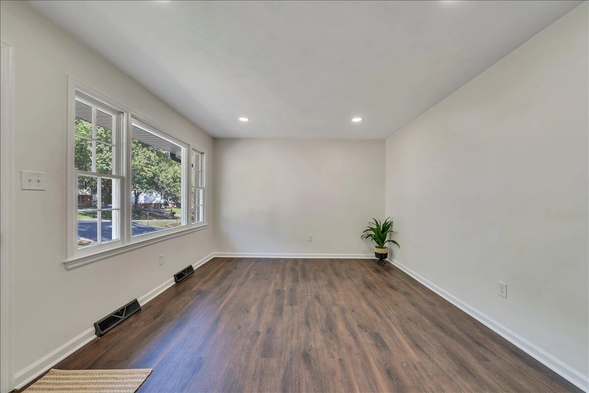 719 Estates RD SE - Photo 10