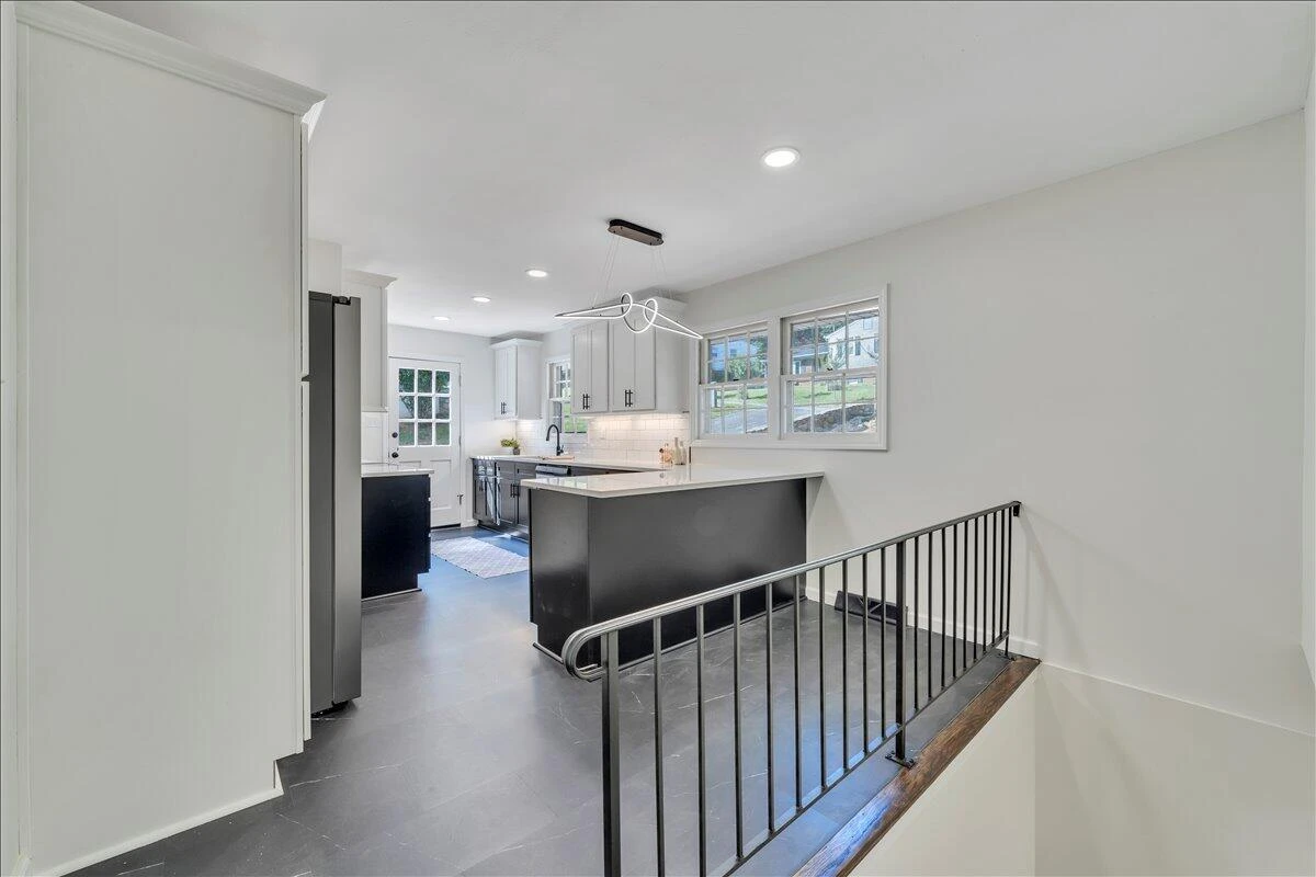719 Estates RD SE - Photo 11