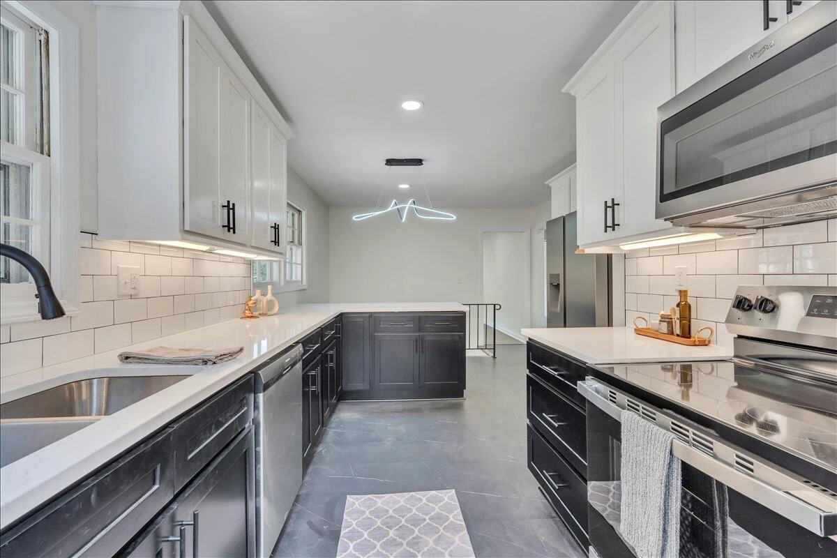 719 Estates RD SE - Photo 17