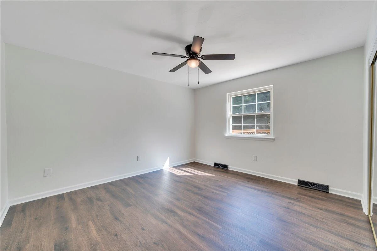 719 Estates RD SE - Photo 18