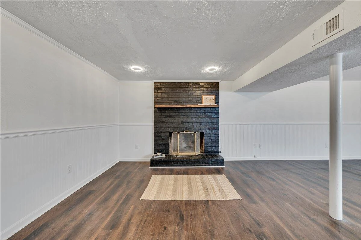 719 Estates RD SE - Photo 29