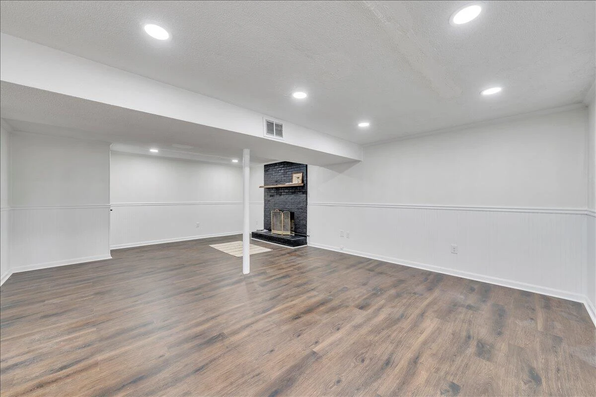 719 Estates RD SE - Photo 36