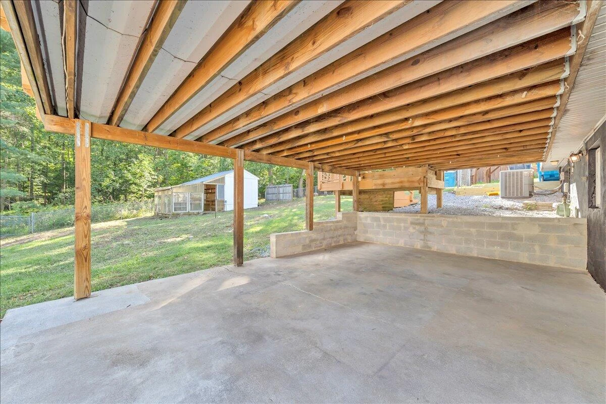 719 Estates RD SE - Photo 37