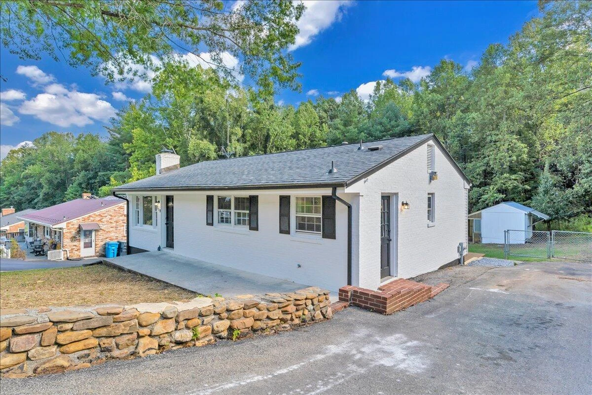 719 Estates RD SE - Photo 4