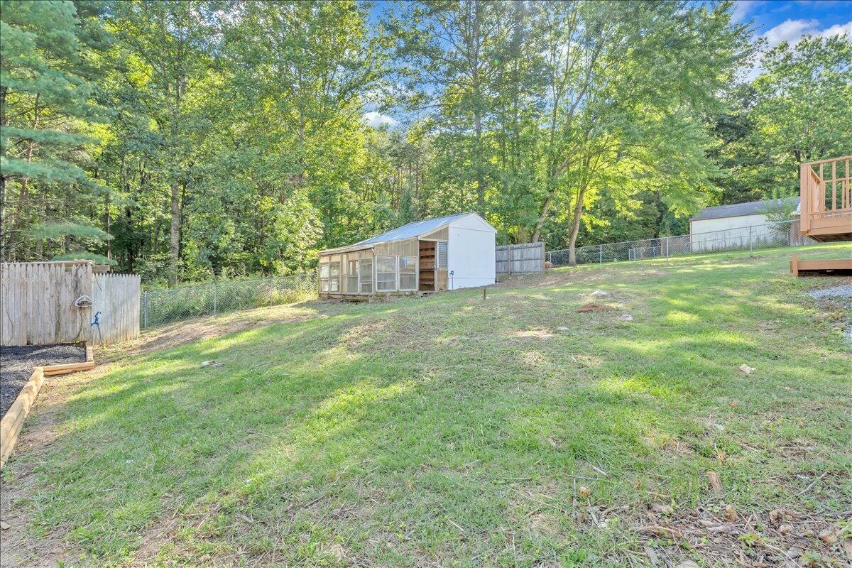 719 Estates RD SE - Photo 41
