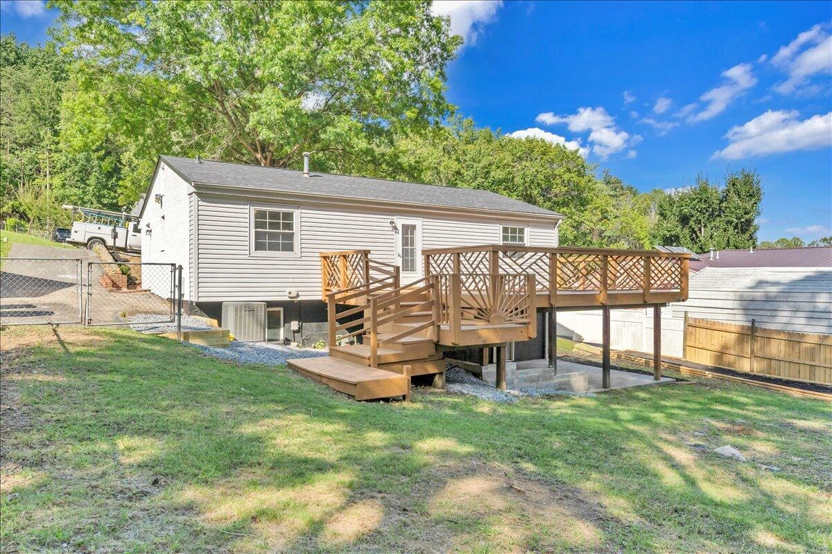719 Estates RD SE - Photo 46
