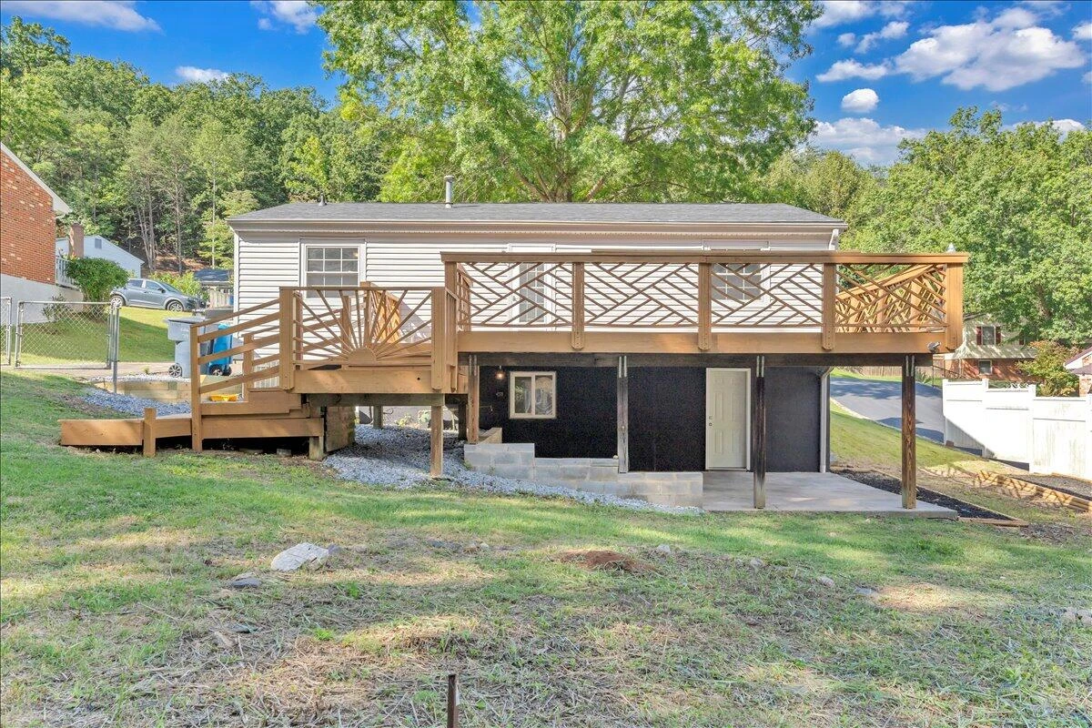 719 Estates RD SE - Photo 47