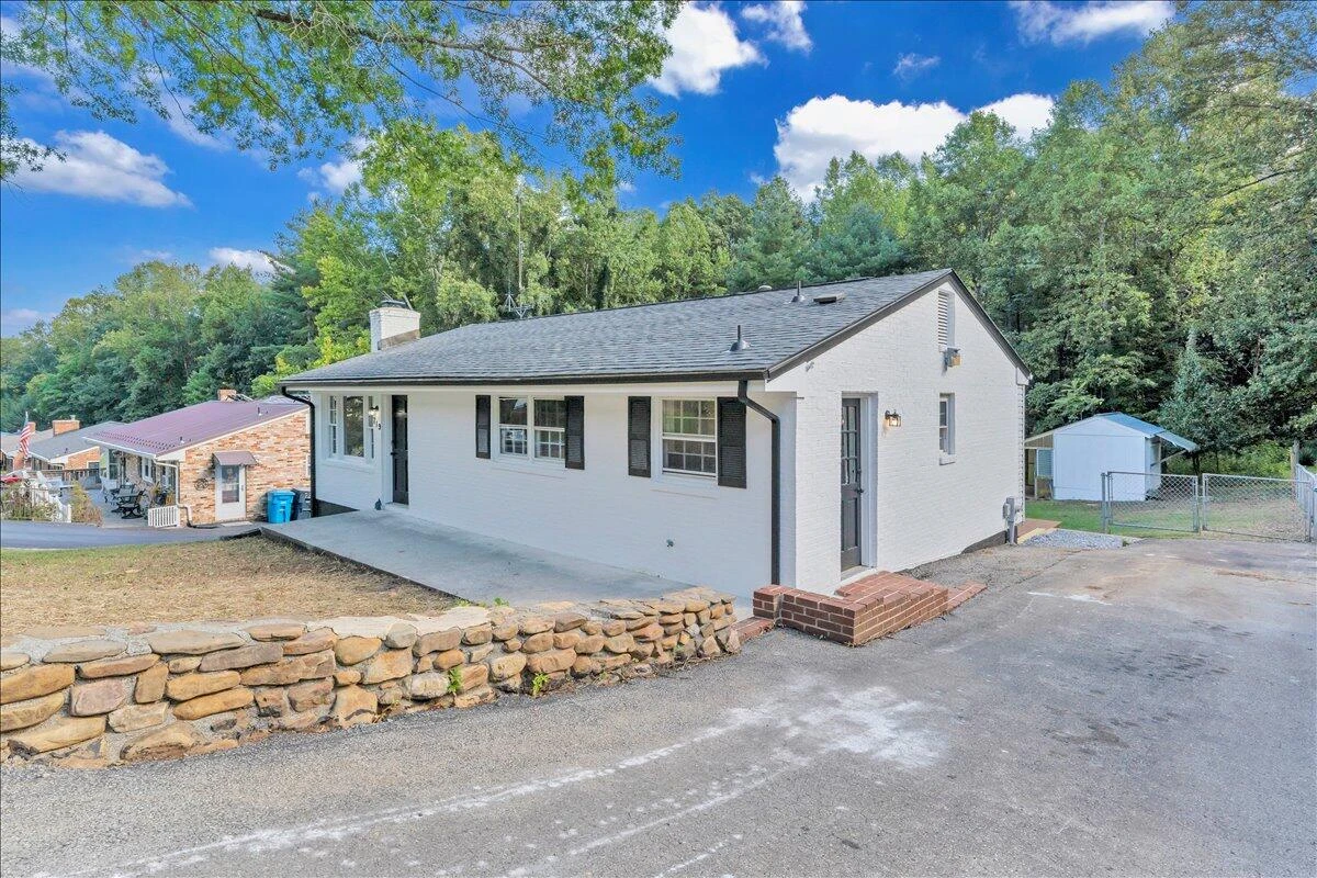 719 Estates RD SE - Photo 5